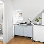Center With Teracce Bergen