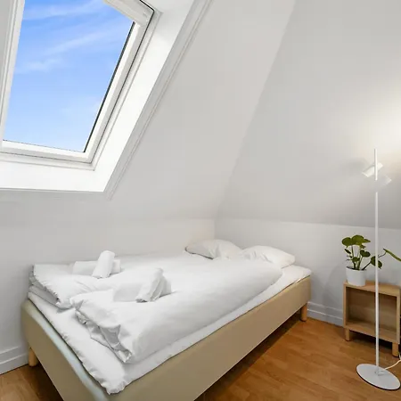 Center With Balcony Apartment *