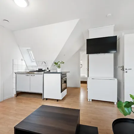 Center With Balcony Daire Bergen